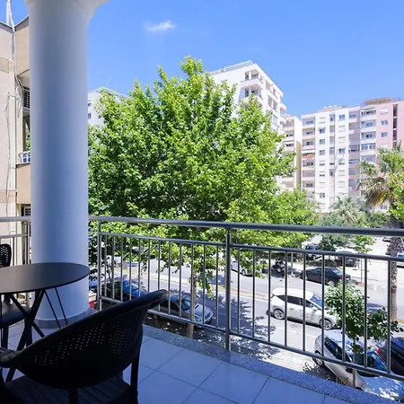 מלון Toro Beachfront 4*