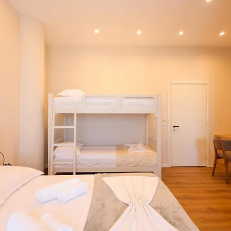מלון Toro Beachfront 4*