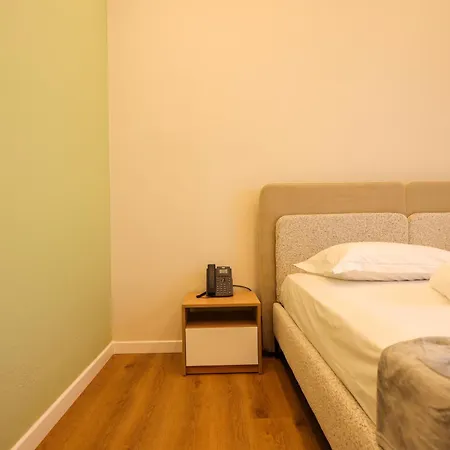 מלון Toro Beachfront 4*