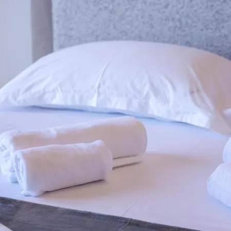 מלון Toro Beachfront 4*