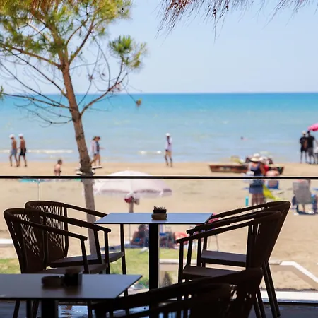 Hotel Toro Beachfront 4*