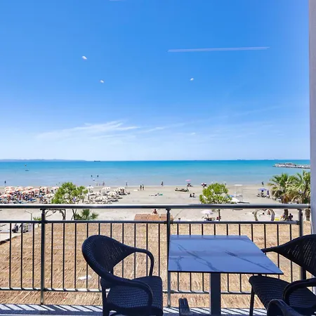 Toro Beachfront Hotel 4*