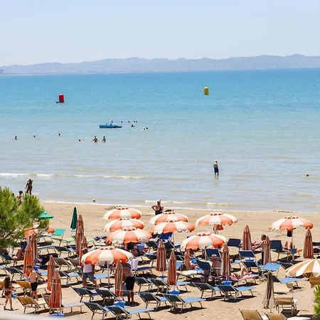 מלון Toro Beachfront 4*