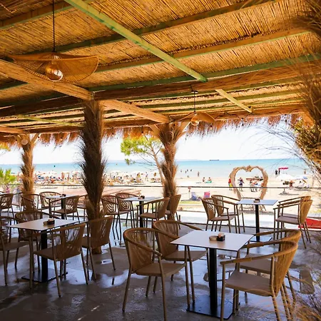 Toro Beachfront Hotel